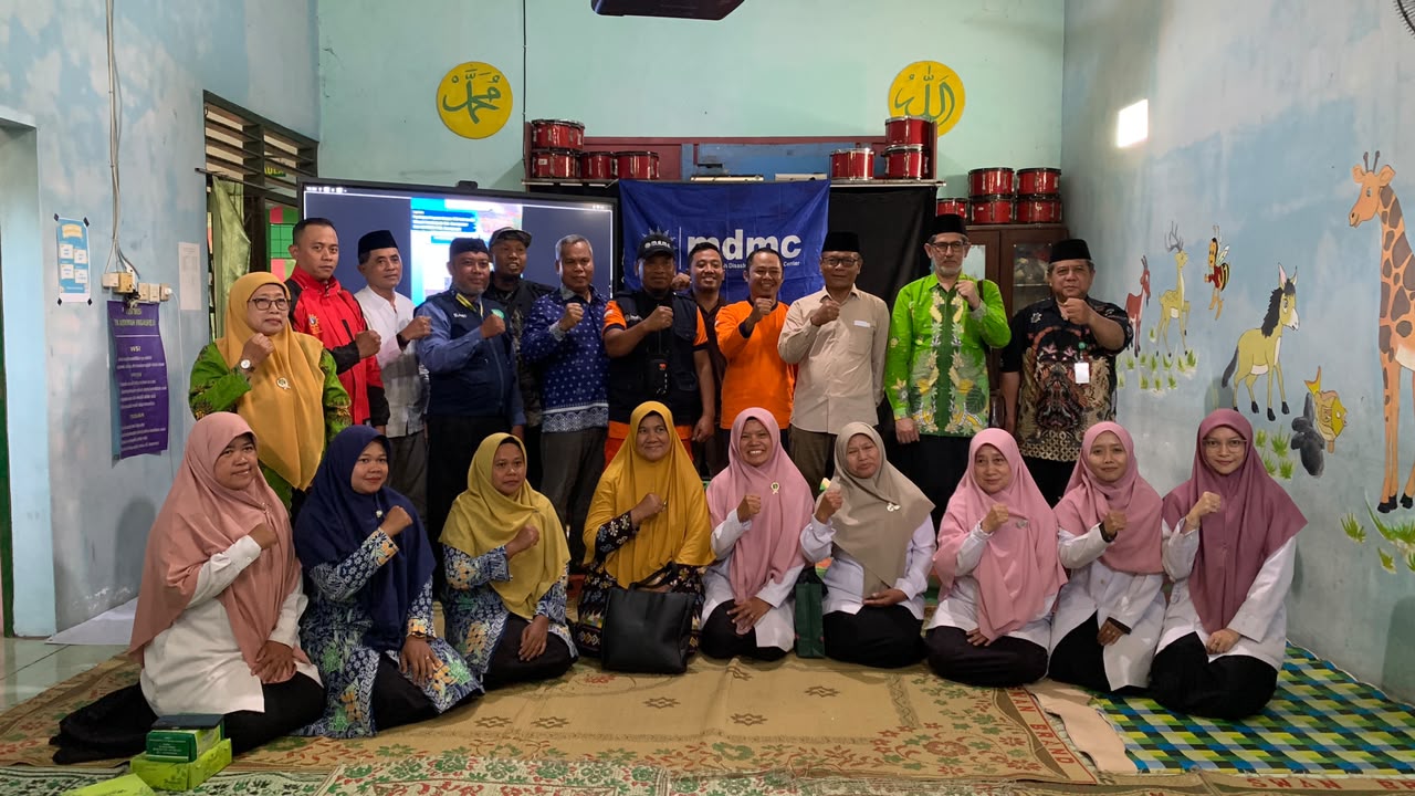 Tutup Respon Tanggap Darurat Putri Cempo, MDMC Karanganyar Teguhkan Semangat One Muhammadiyah One Response - Berita Lazismu