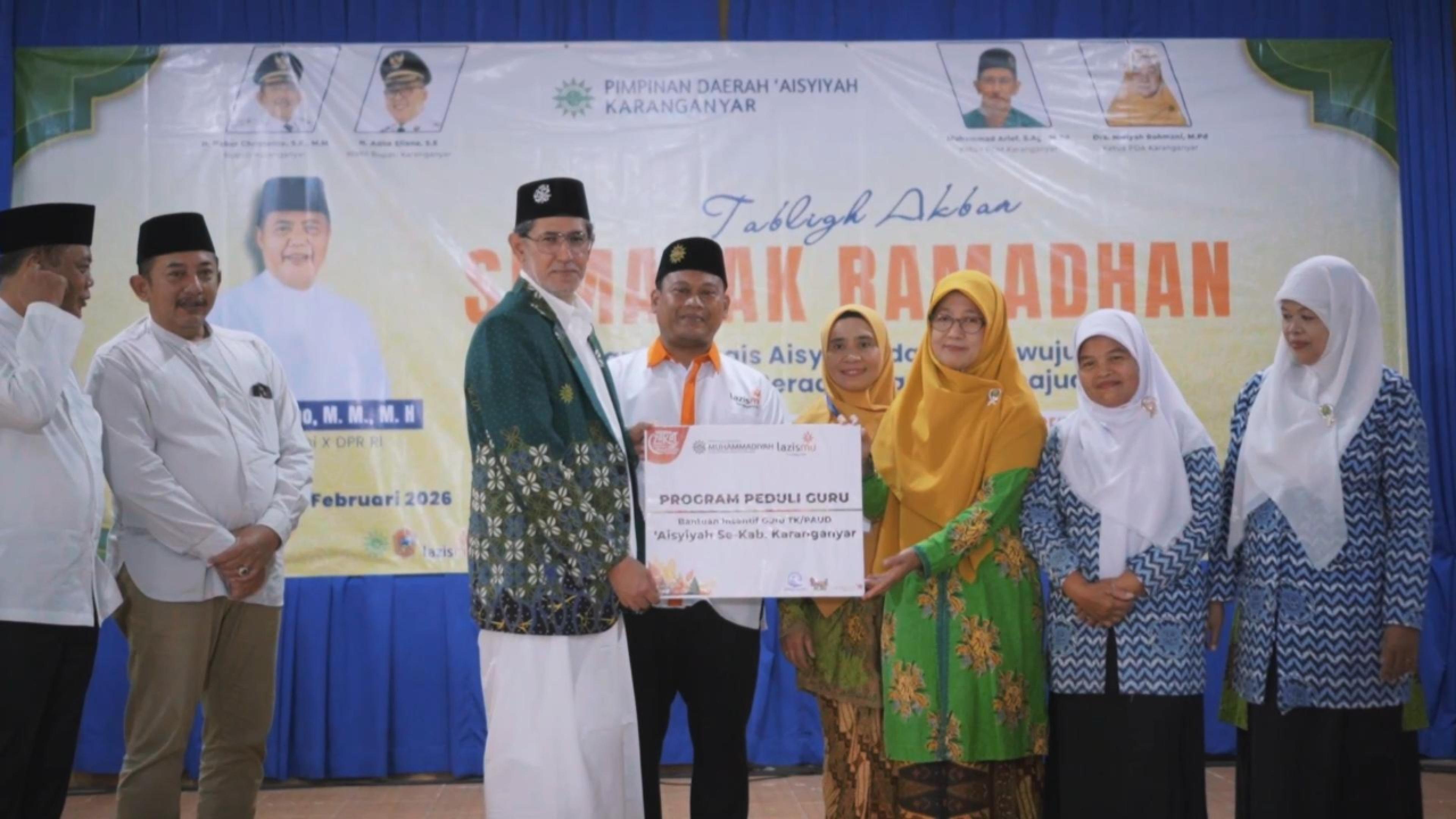 Apresiasi untuk Pahlawan Tanpa Tanda Jasa: 897 Guru Terima Program Peduli Guru